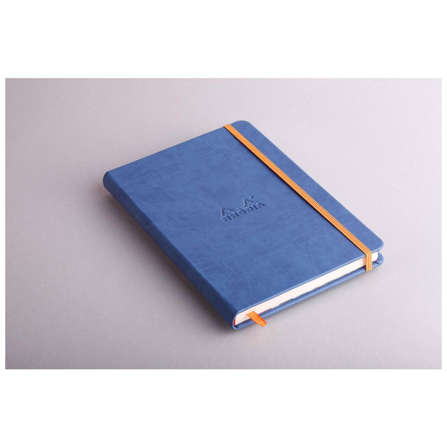 Caiet Agenda A5 Rhodiarama liniat, safir, 96 pagini, cu coperta rigida + elastic Agenda Rhodia