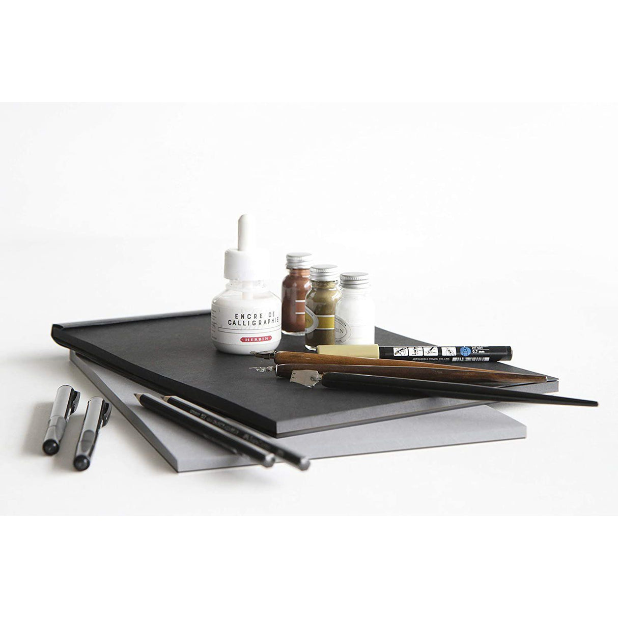 Caiet pentru Schite Rhodia Maya negru A5 50 file hartie alba velina 120g/mp Paperie.ro