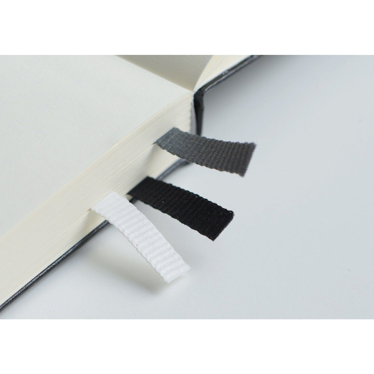 Agenda Mate Master Slim (A4+) - Antracit, 123 pagini A4+ MasterSlim, Hardcover, 123 Leuchtturm 1917