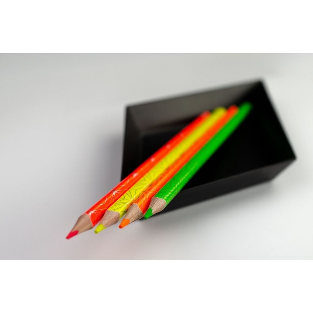 Creioane colorate Kores Kolores Style, 3 mm, triunghiulare, 26 bucati / set, cuprinde 6 culori metalice, 4 neon si 4 pastel
