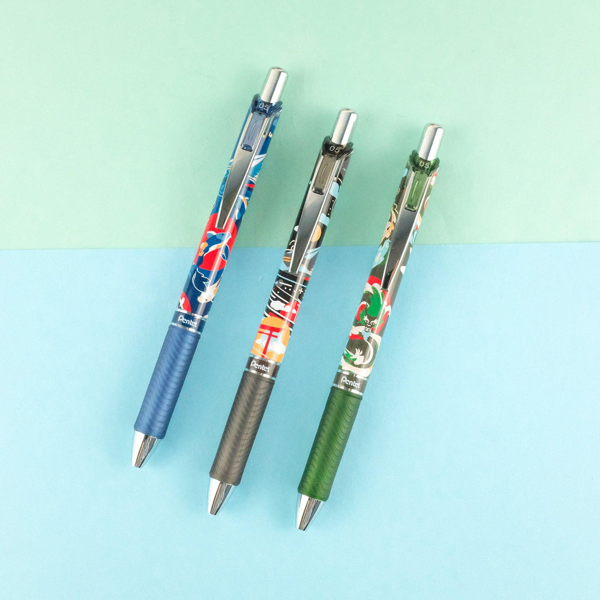 Roller cu gel Pentel EnerGel Nature, 0.7 mm, cu mecanism, albastru, 3 bucati / set, Dark Colours