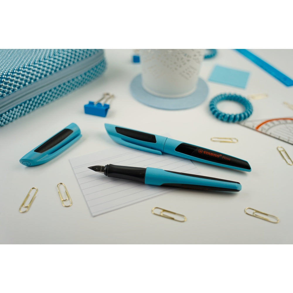 Stilou Stabilo Flow Sporty, M, 0.5 mm, bleu / negru, 1 rezerva, blister