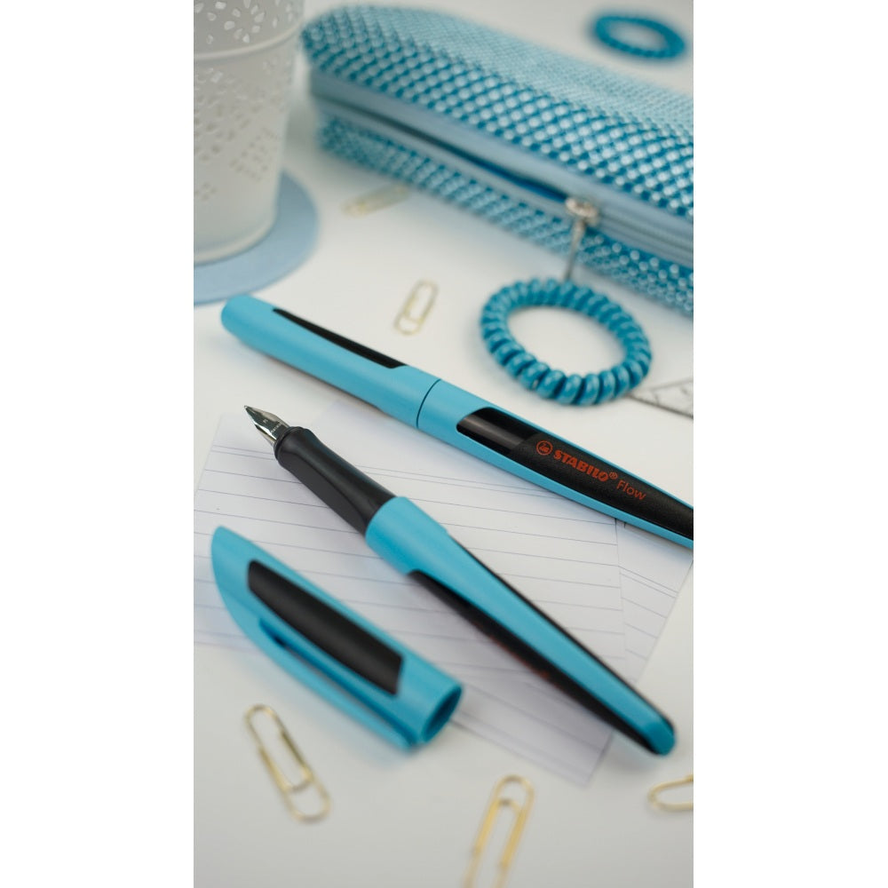 Stilou Stabilo Flow Sporty, M, 0.5 mm, bleu / negru, 1 rezerva, blister