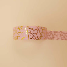 Încarcă imaginea în vizualizatorul Galerie, Banda Washi - Roz Model Insertii Aurii Banda Washi Paperie.ro 

