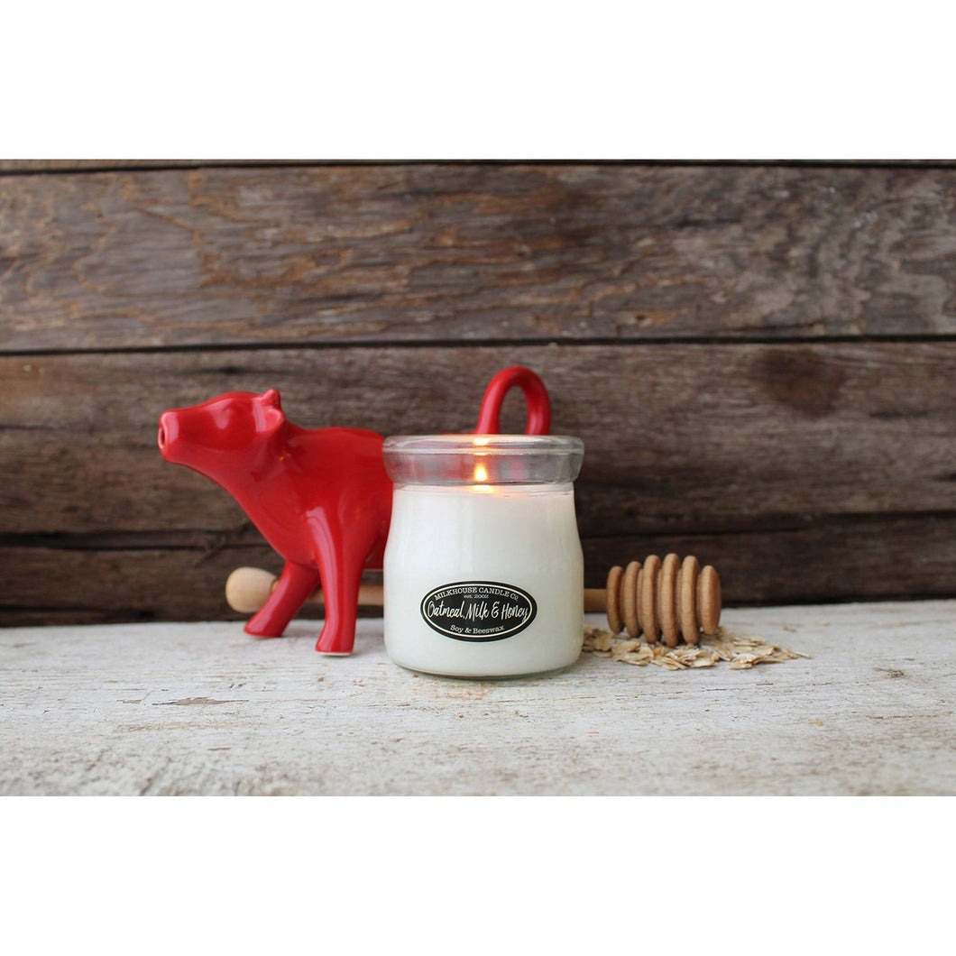 Lumanare parfumata Milkhouse 142g Fulgi De Ovaz, Cu Lapte si Miere Lumanare parfumata MILKHOUSE CANDLES 