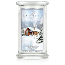 Încarcă imaginea în vizualizatorul Galerie, Lumanare parfumata 2 fitile Kringle Candle &#39;&#39;Confortabil la cabana&#39;&#39; 624 g Lumanare parfumata Kringle Candle 
