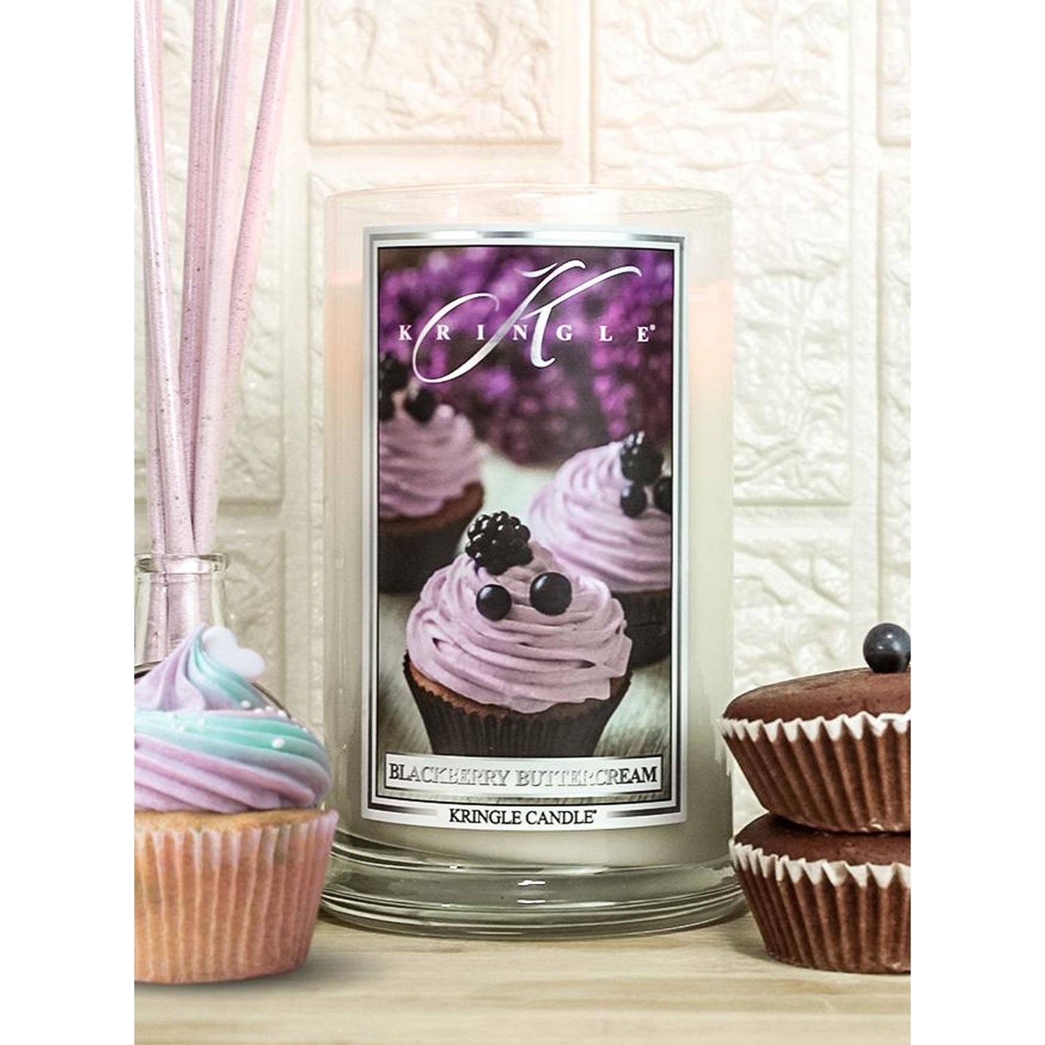 Lumanare parfumata 2 fitiluri Kringle Country Candle 652g Crema de mure Lumanare parfumata Kringle Candle 