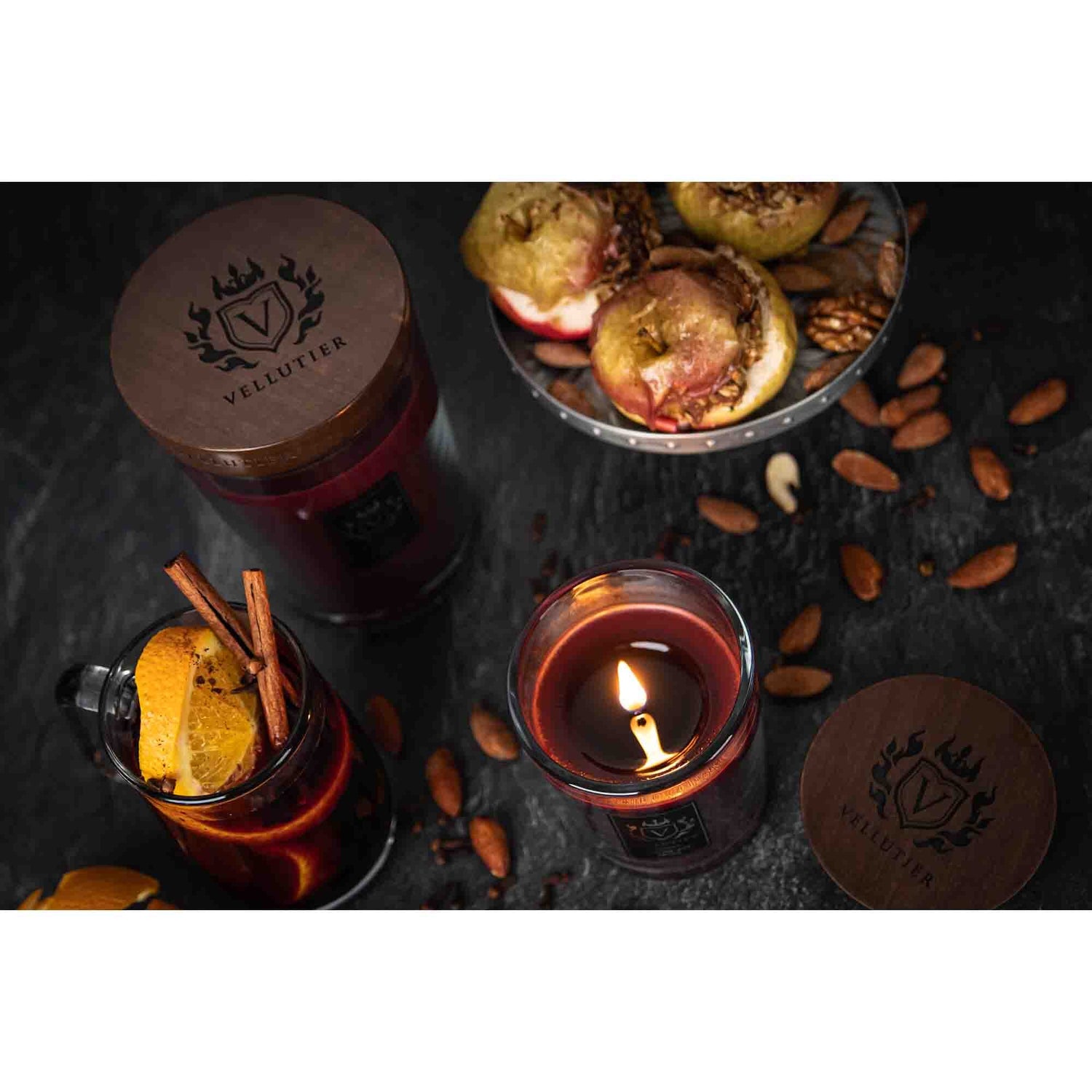 Lumanare parfumata Vellutier, 225 g, Alpine Vin Brulé Lumanare parfumata Vellutier 