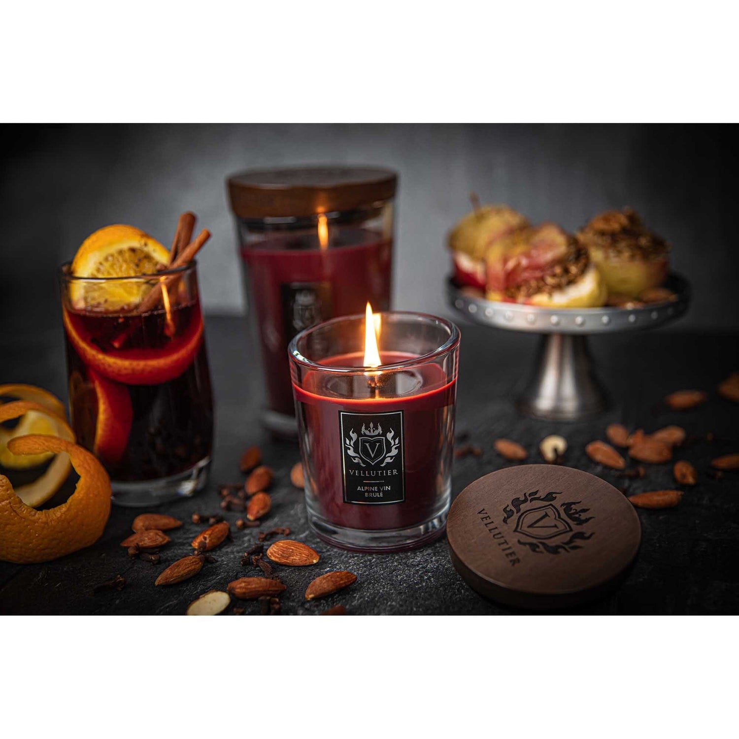 Lumanare parfumata Vellutier, 225 g, Alpine Vin Brulé Lumanare parfumata Vellutier 