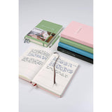 Caiet Leuchtturm1917 "Cate un gand in fiecare zi", pentru 5 ani , A5, cartonat, linii punctate, roz pastel Agenda Leuchtturm Leuchtturm 1917 