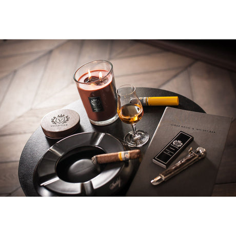 Lumanare parfumata Vellutier, 90 g, Gentlemen's Lounge Lumanare parfumata Vellutier 