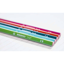 Încarcă imaginea în vizualizatorul Galerie, Creioane colorate Stabilo Trio Thick 18 culori/set+ascutitoare Creioane colorate Stabilo 
