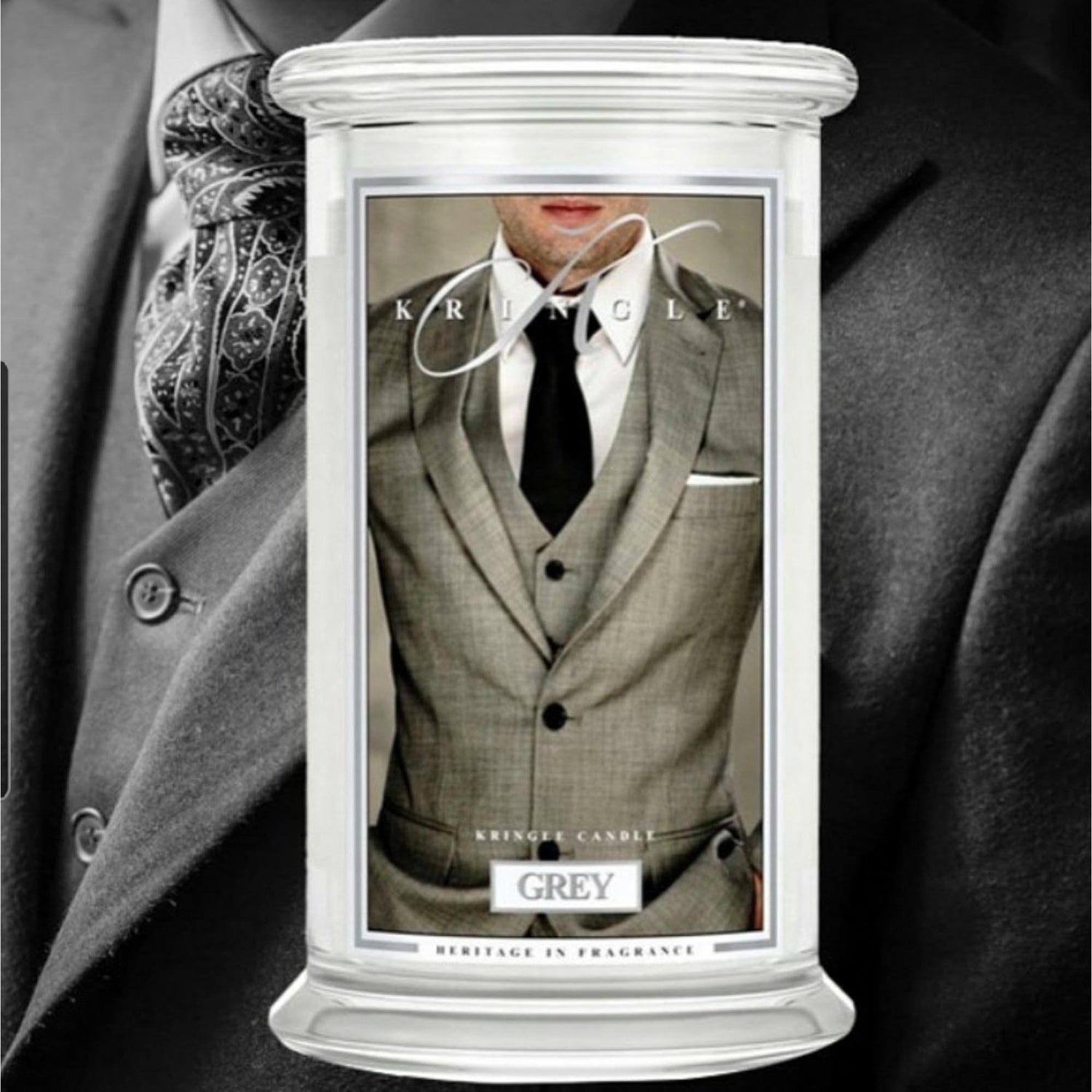 Lumanare parfumata 2 fitile Kringle Candle ''Gri'' 624 g Lumanare parfumata Kringle Candle 