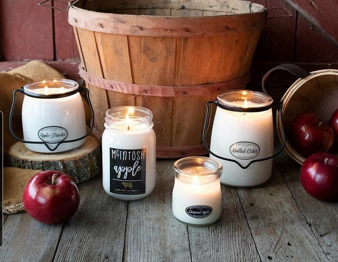 Lumanare parfumata MILKHOUSE Farmhouse ''Line haine curate'' 368g Lumanare parfumata MILKHOUSE CANDLES 