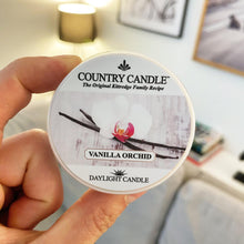 Încarcă imaginea în vizualizatorul Galerie, Lumanare parfumata Country Candle 35 g orhidee si vanilie Lumanare parfumata Kringle Candle 
